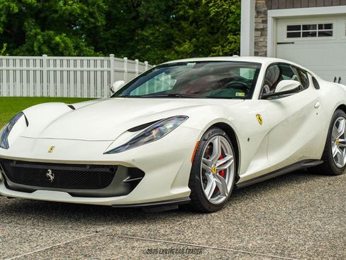Used 2019 Ferrari 812 Superfast image 14
