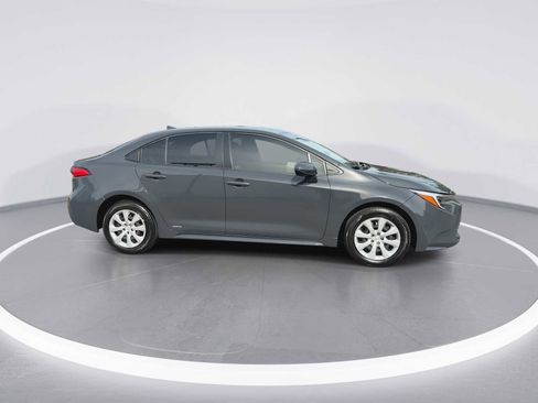 Certified 2025 Toyota Corolla LE w/ Carpet Mat Package (TMS) AWD/4WD image 9