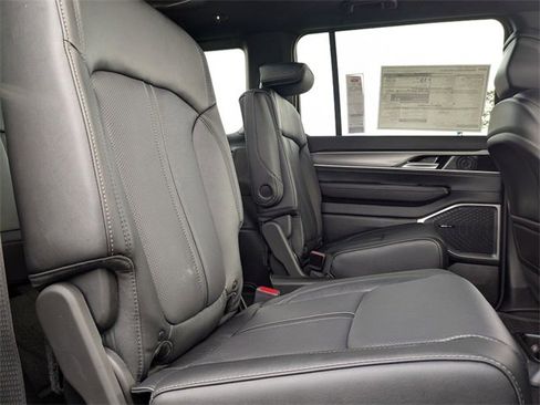 New 2025 Jeep Wagoneer Series II image 36