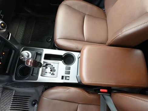 Used 2023 Toyota 4Runner Limited AWD/4WD image 34