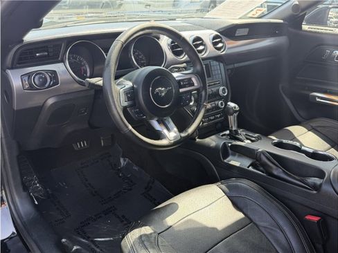 Used 2016 Ford Mustang Coupe image 16