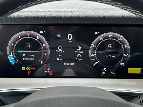 New 2026 Volkswagen Tiguan SE image 22