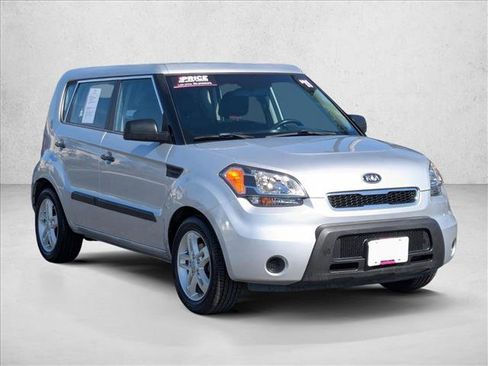 Used 2011 Kia Soul FWD image 3