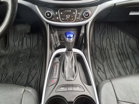Used 2018 Chevrolet Volt LT w/ Comfort Package FWD image 13