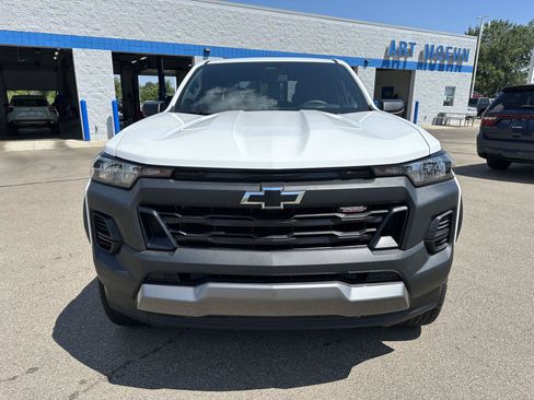 Used 2024 Chevrolet Colorado Trail Boss w/ Advanced Trailering Package AWD/4WD image 12