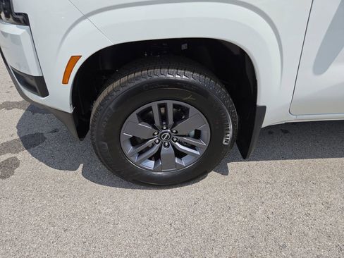 New 2025 Nissan Frontier SV AWD/4WD image 31