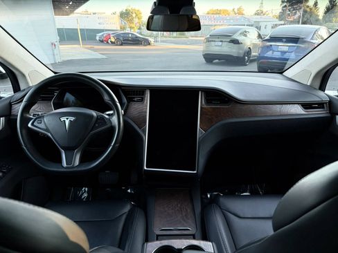 Used 2018 Tesla Model X 75D AWD/4WD image 14