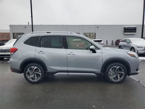 Used 2024 Subaru Forester Touring w/ Pop Package 2 image 8