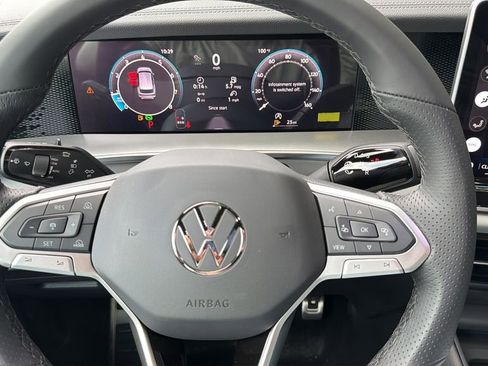 New 2026 Volkswagen Tiguan SE R-Line FWD image 10