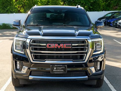 Used 2024 GMC Yukon XL SLT w/ SLT Premium Package AWD/4WD image 3
