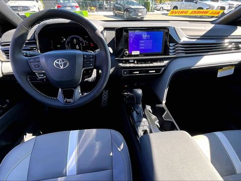 New 2026 Toyota Camry SE image 5