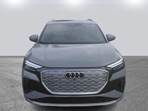 Used 2025 Audi Q4 e-tron Premium image 2