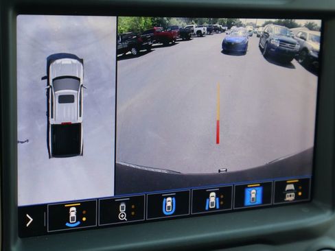 Used 2020 Chevrolet Silverado 1500 High Country w/ Technology Package image 17