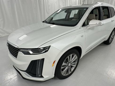 Used 2022 Cadillac XT6 Premium Luxury image 7