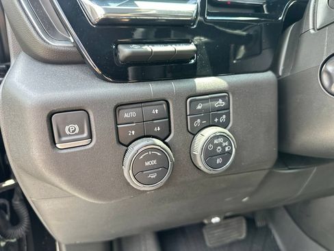 Used 2024 Chevrolet Silverado 1500 High Country w/ High Country Premium Package AWD/4WD image 12