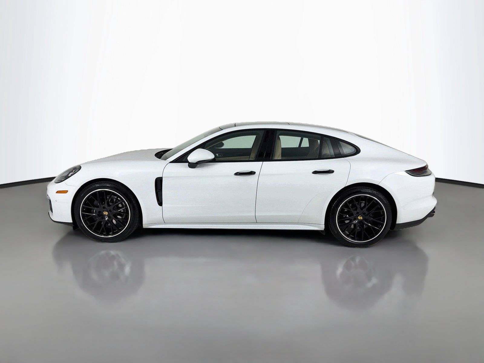 Used 2022 Porsche Panamera 4 AWD/4WD image 2