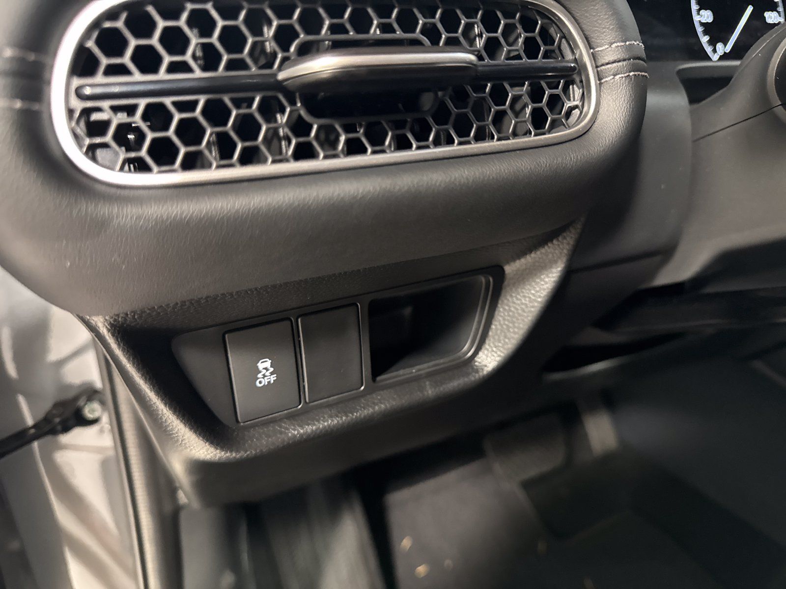 Used 2027 Honda HR-V EX-L image 14