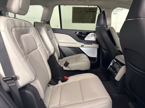Used 2025 Lincoln Aviator Reserve w/ Equipment Group 201A AWD/4WD image 26