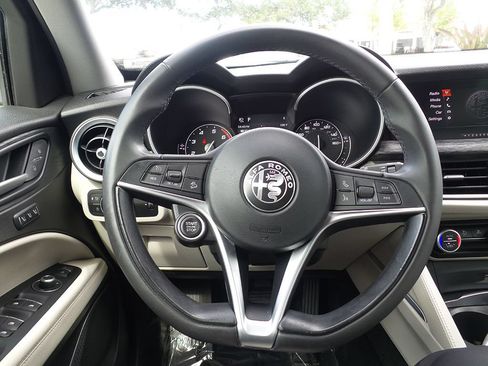 Used 2019 Alfa Romeo Stelvio RWD image 31