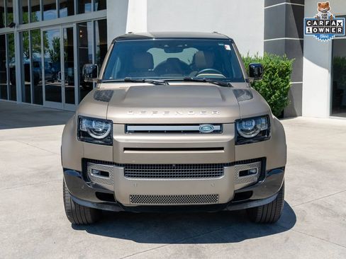 Used 2025 Land Rover Defender 110 X-Dynamic SE AWD/4WD image 2
