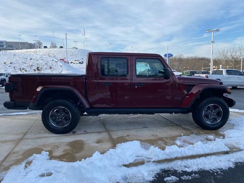 Certified 2022 Jeep Gladiator Rubicon w/ Cold Weather Group image 2