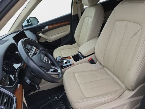 Used 2021 Audi Q5 Premium w/ Convenience Package AWD/4WD image 18