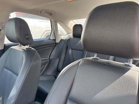 Used 2019 Volkswagen Jetta S image 9