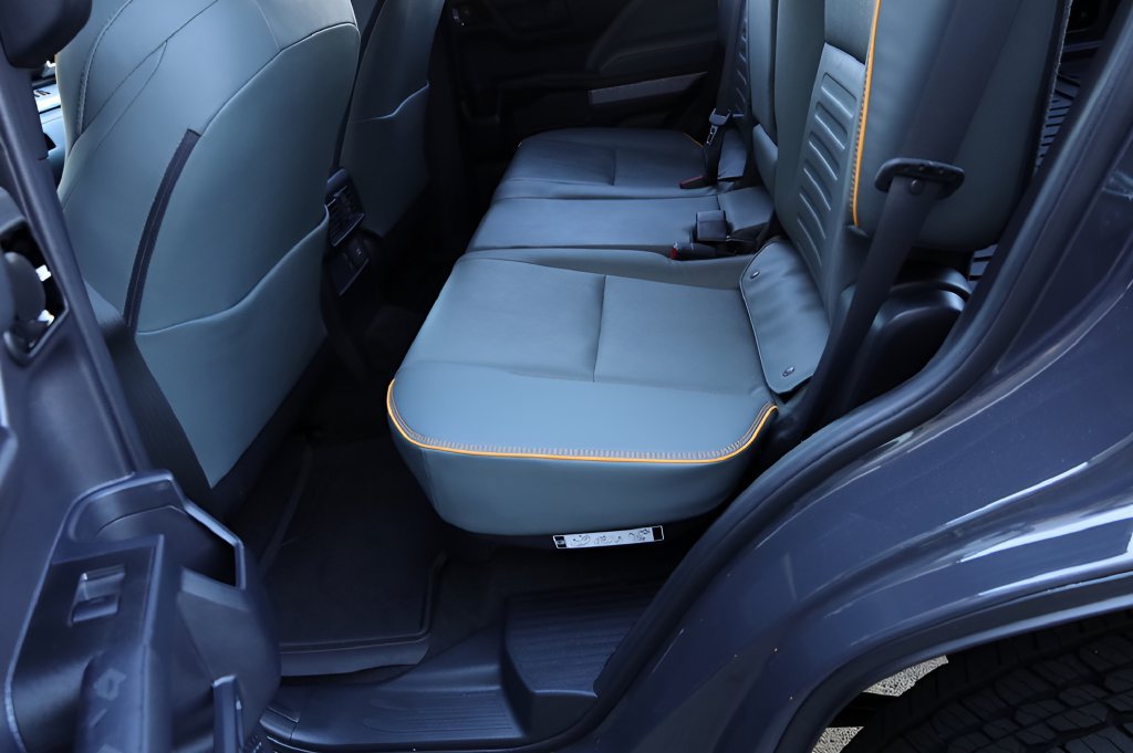 Used 2025 Toyota 4Runner Trailhunter AWD/4WD image 22