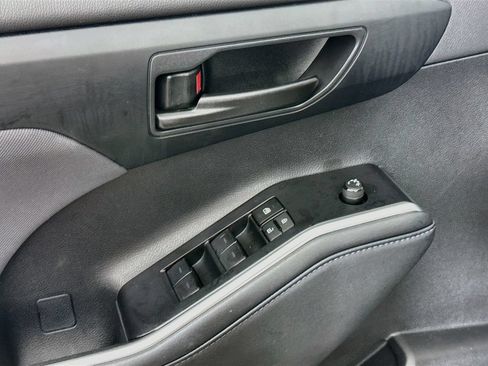 Certified 2024 Toyota Highlander LE FWD image 12