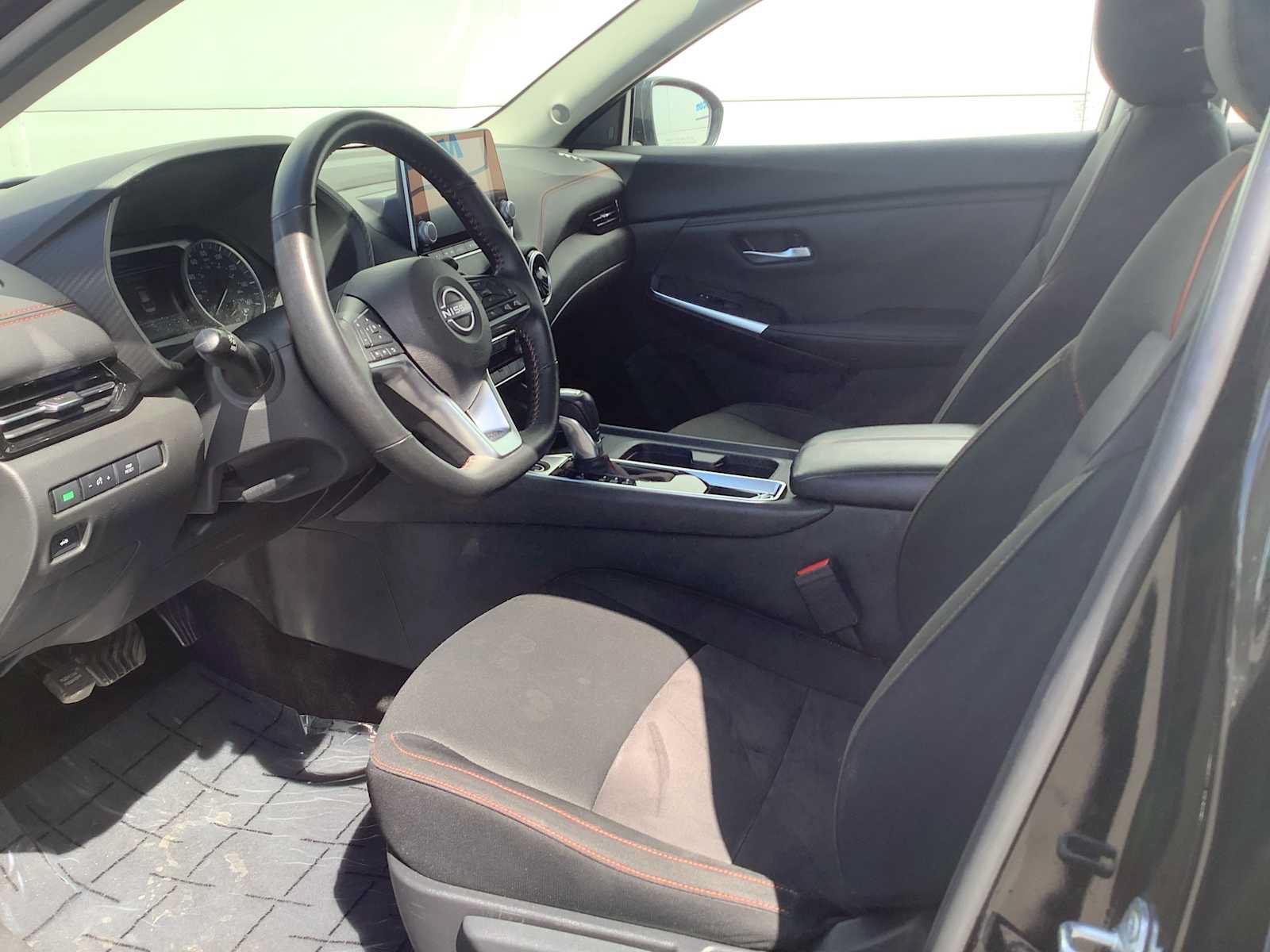 Used 2025 Nissan Sentra SR FWD image 3