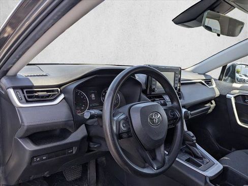 Used 2022 Toyota RAV4 XLE w/ Convenience Package FWD image 9
