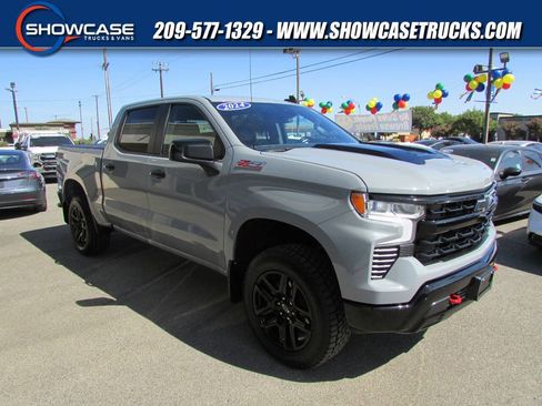 Used 2024 Chevrolet Silverado 1500 LT Trail Boss w/ Convenience Package II AWD/4WD image 1