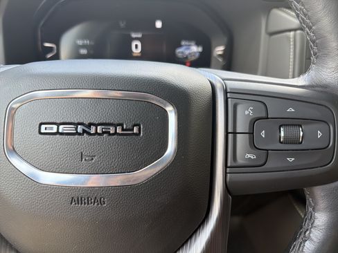 Used 2023 GMC Yukon XL Denali Ultimate AWD/4WD image 32