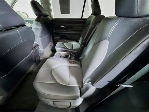 Certified 2025 Toyota Grand Highlander AWD image 21