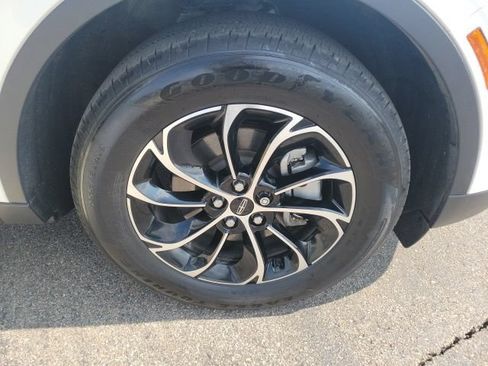 Certified 2024 Lincoln Nautilus Premier AWD/4WD image 16