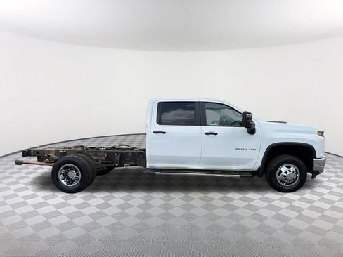 Used 2023 Chevrolet Silverado 3500 W/T w/ WT Convenience Package AWD/4WD image 4