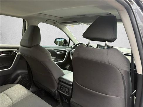 Certified 2022 Toyota RAV4 XLE w/ Convenience Package FWD image 22