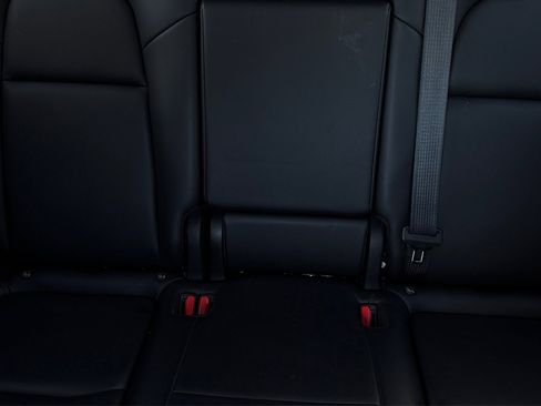 Used 2022 Tesla Model Y Performance image 17