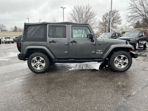 Used 2018 Jeep Wrangler Unlimited Sahara w/ Trailer Tow Group AWD/4WD image 2