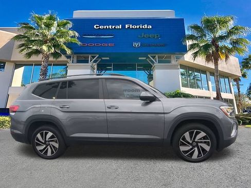 Used 2024 Volkswagen Atlas SE FWD image 3