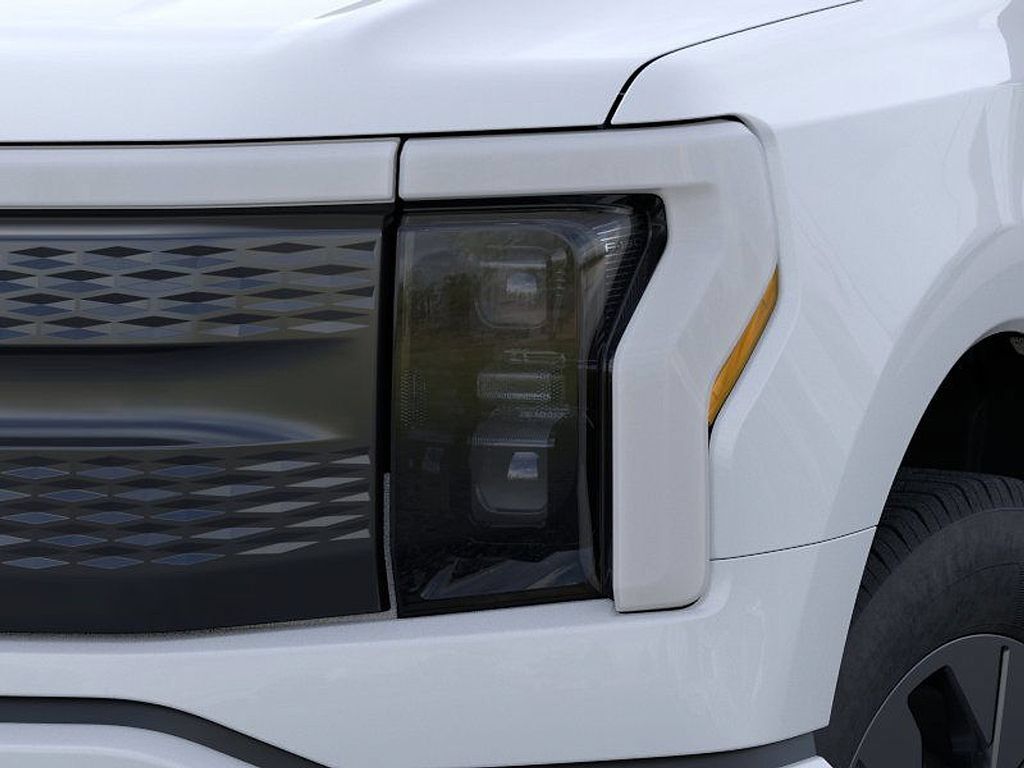 New 2025 Ford F150 Lightning Flash AWD/4WD image 18