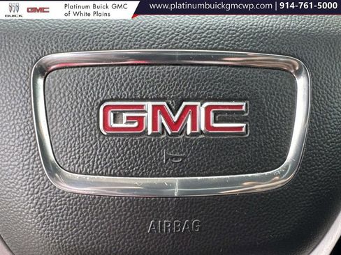 Used 2024 GMC Terrain SLT image 32