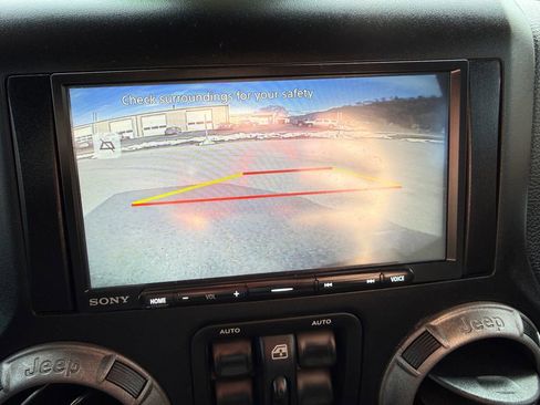 Used 2012 Jeep Wrangler Unlimited Sport image 29