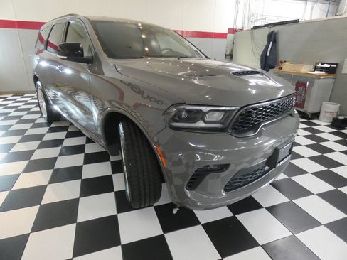 Used 2023 Dodge Durango R/T AWD/4WD image 3