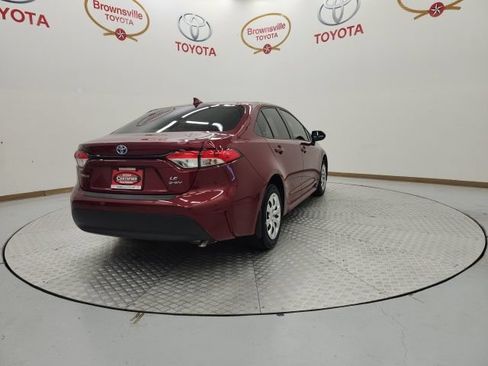 Used 2025 Toyota Corolla LE FWD image 8