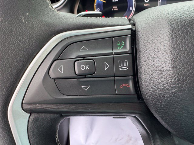 Used 2023 Jeep Grand Cherokee Altitude AWD/4WD image 14