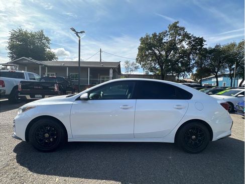 Used 2021 Kia Forte LXS image 4