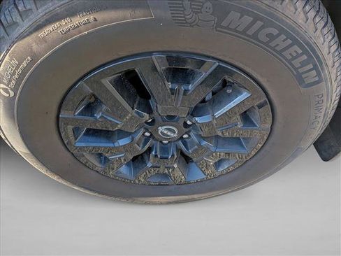 Used 2022 Nissan Frontier SV w/ Technology Package image 14