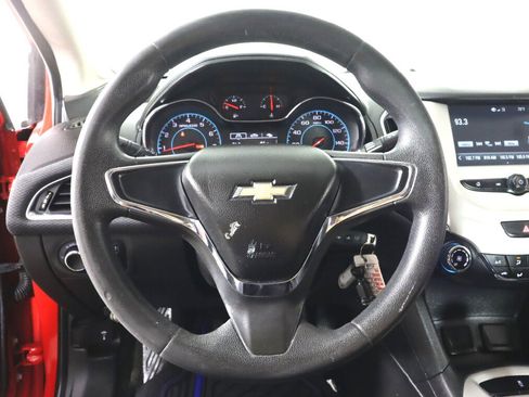 Used 2018 Chevrolet Cruze LS image 10