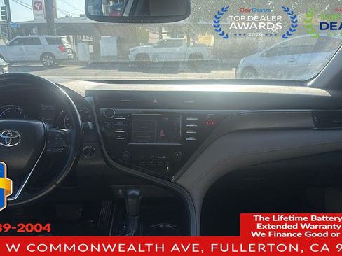 Used 2019 Toyota Camry SE w/ Convenience Package FWD image 7